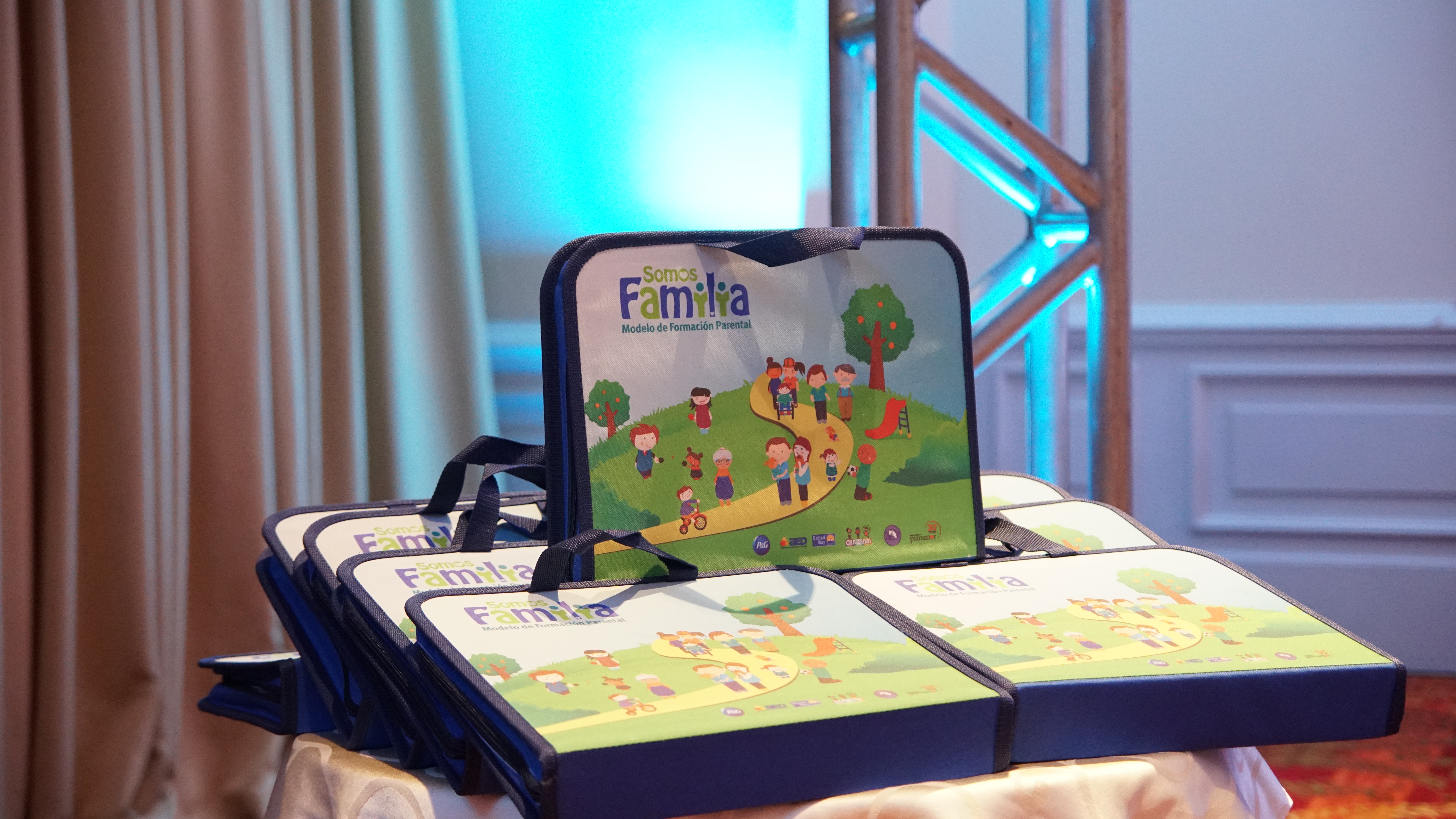 Familias de CEN-CINAI fortalecen sus habilidades de crianza respetuosa