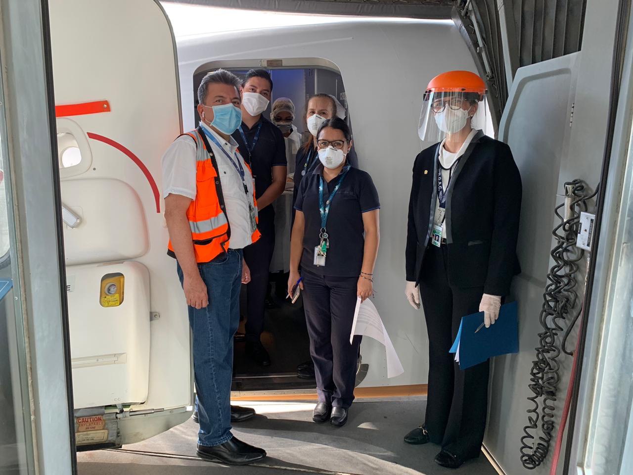 Segundo vuelo humanitario trae de regreso a 155 costarricenses provenientes de México, Belice y Guatemala