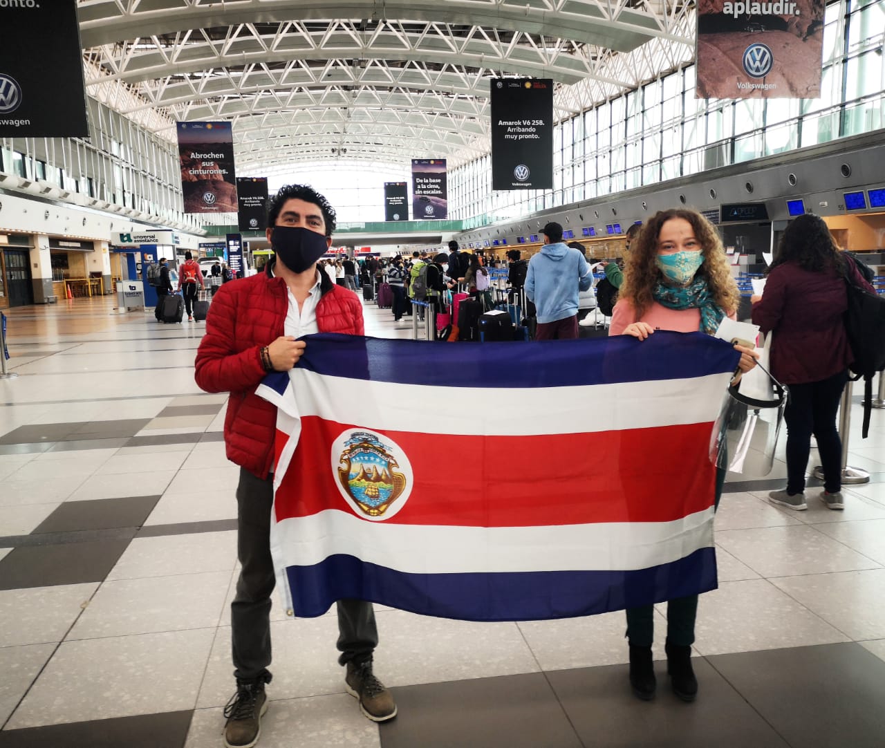 Más de 150 ticos llegaron a Costa Rica gracias a la iniciativa “De vuelta al hogar” de AMCHAM y AED