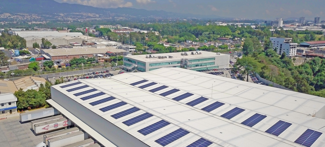 Paneles solares CEDI Guatemala