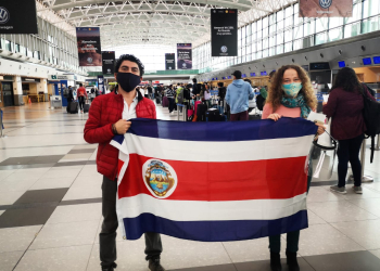 Más de 150 ticos llegaron a Costa Rica gracias a la iniciativa “De vuelta al hogar” de AMCHAM y AED