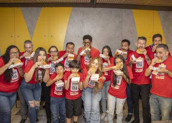 Logo campaña por Arcos Dorados Costa Rica 